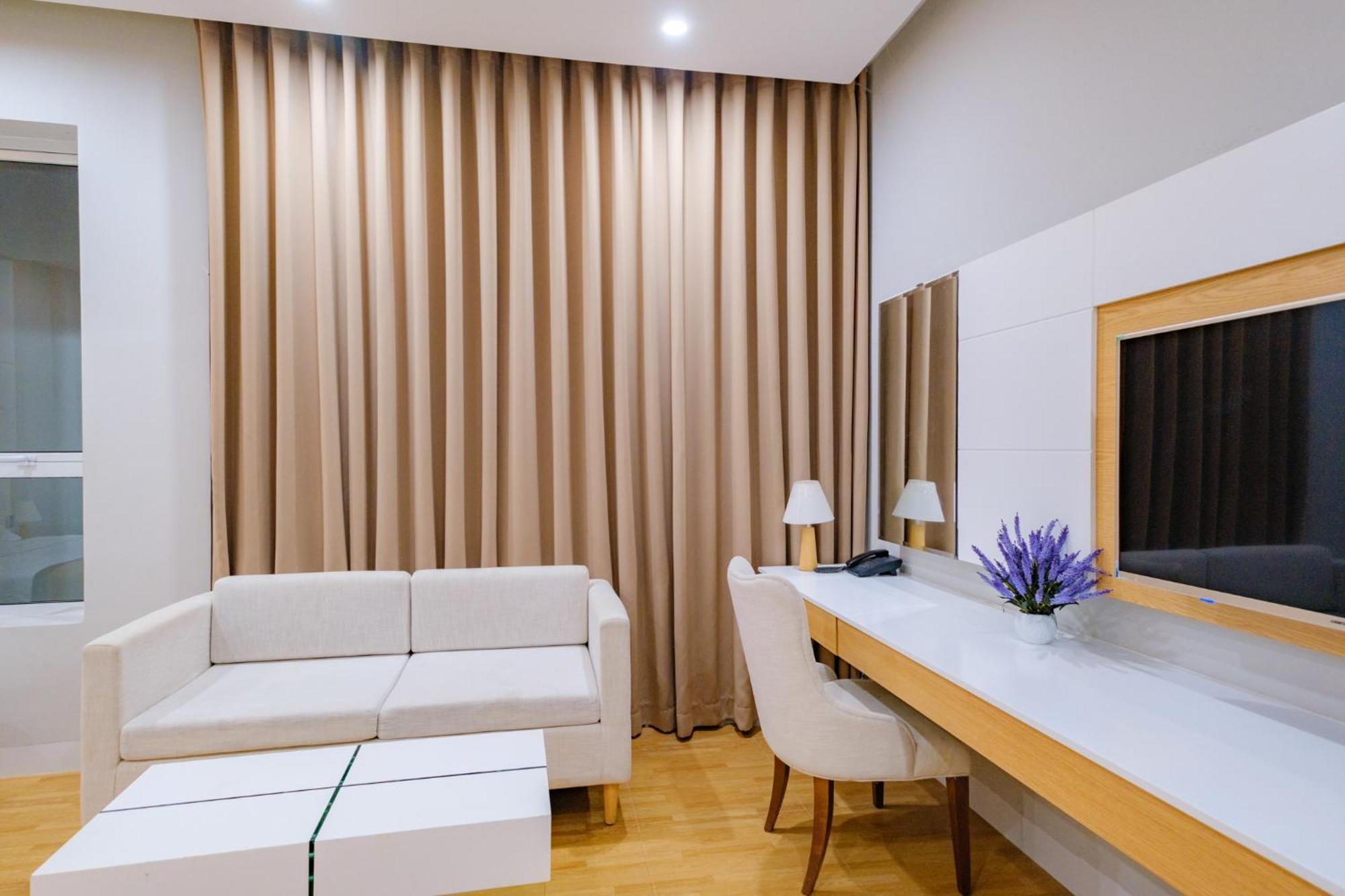 Hotel Khach San Minh Long Tuy Hòa Zewnętrze zdjęcie
